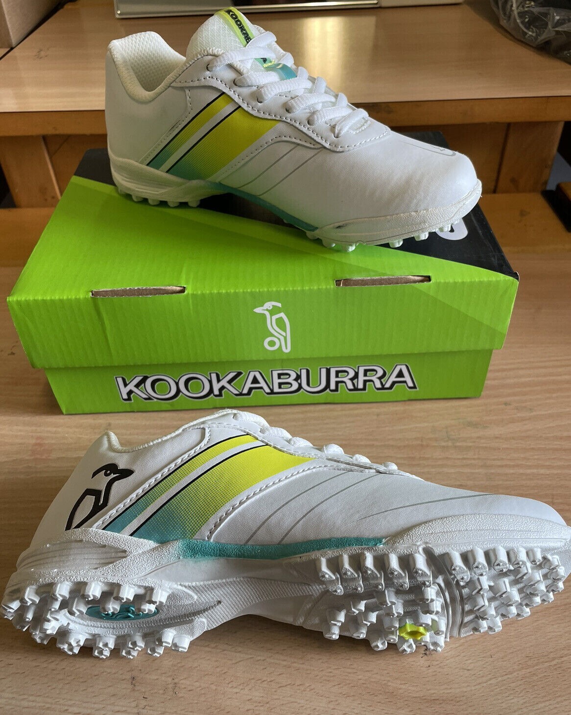 Kookaburra KC 5.0 Rubber White Aqua Junior Cricket Shoes Size 12 eBay