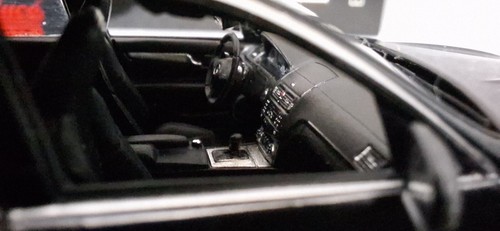 Mercedes-Benz C-Klasse C63 AMG W204 2011 Black 1:43 Schuco 04926 RARE!! (13) - Picture 8 of 17