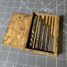 Vintage The CTD Co. 5 Pc. Screw Extractors Set USA Made With Wood Case No. 1-5