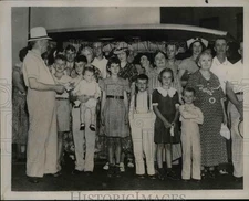 1935 Press Photo Dr Thomas Richmond Takes In Laws Large Family on Vacation