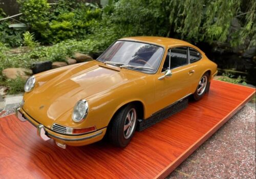 Orange Porsche 911 Matrix 1/6 1964