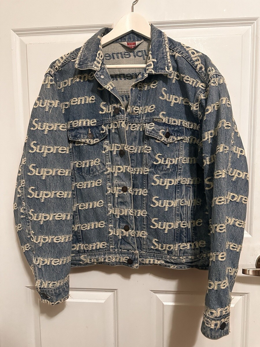 100% Authentic Supreme Frayed Logos Denim Tucker Jacket Blue 100% Authentic Supreme Frayed Logos Denim Tucker Jacket Blue