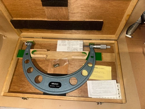MITUTOYO THREAD MICROMETER NO. 126-133 200-225MM 0.01MM. EXCELLENT TWO ANVILS