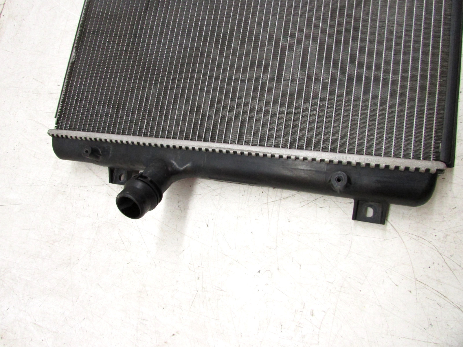 2007 Volkswagen Golf GTI Engine Motor Cooling Radiator OEM 70k for 