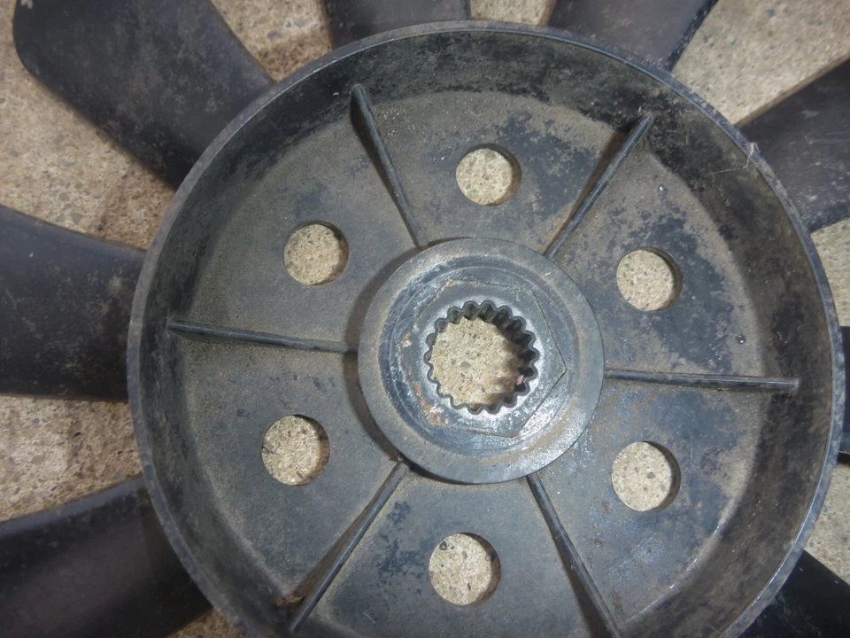 Troy-Bilt Super Bronco Transaxle Cooling Fan TT-1A646083070 - Image 2 of 3