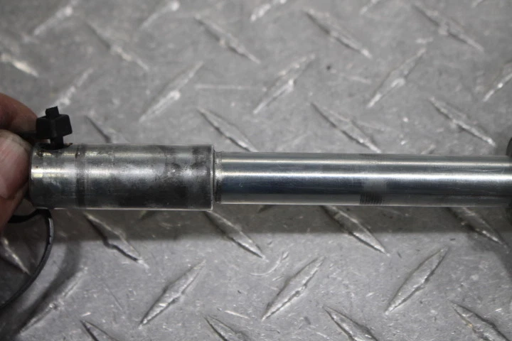 Kawasaki Vulcan 1500 VN1500A 1999 llanta delantera eje pivote perno Foto 4 de 4