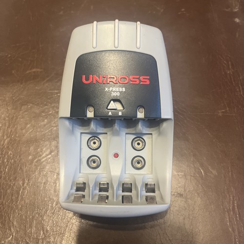 CARGADOR DE BATERÍA UNIROSS - X-PRESS 300 Universal Ni-MH / Ni-CD para AA / AAA / 9V.