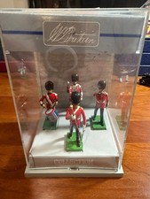 BRITAINS TOY SOLDIERS SET 8300   SCOTS GUARDS DRUM  BUGLE SET   EXCELLENT 