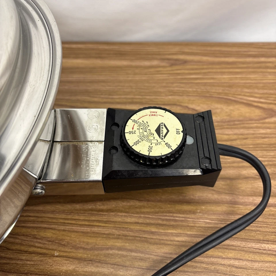 Sartén eléctrica Vollrath #24 11" tapa ancha, con cable de alimentación Foto 2 de 4