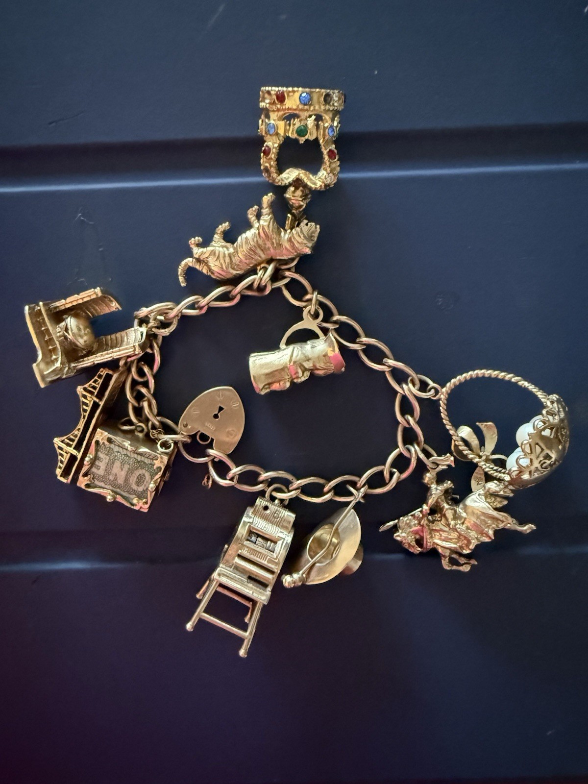 Vintage 9ct Gold 1940s Charm bracelet