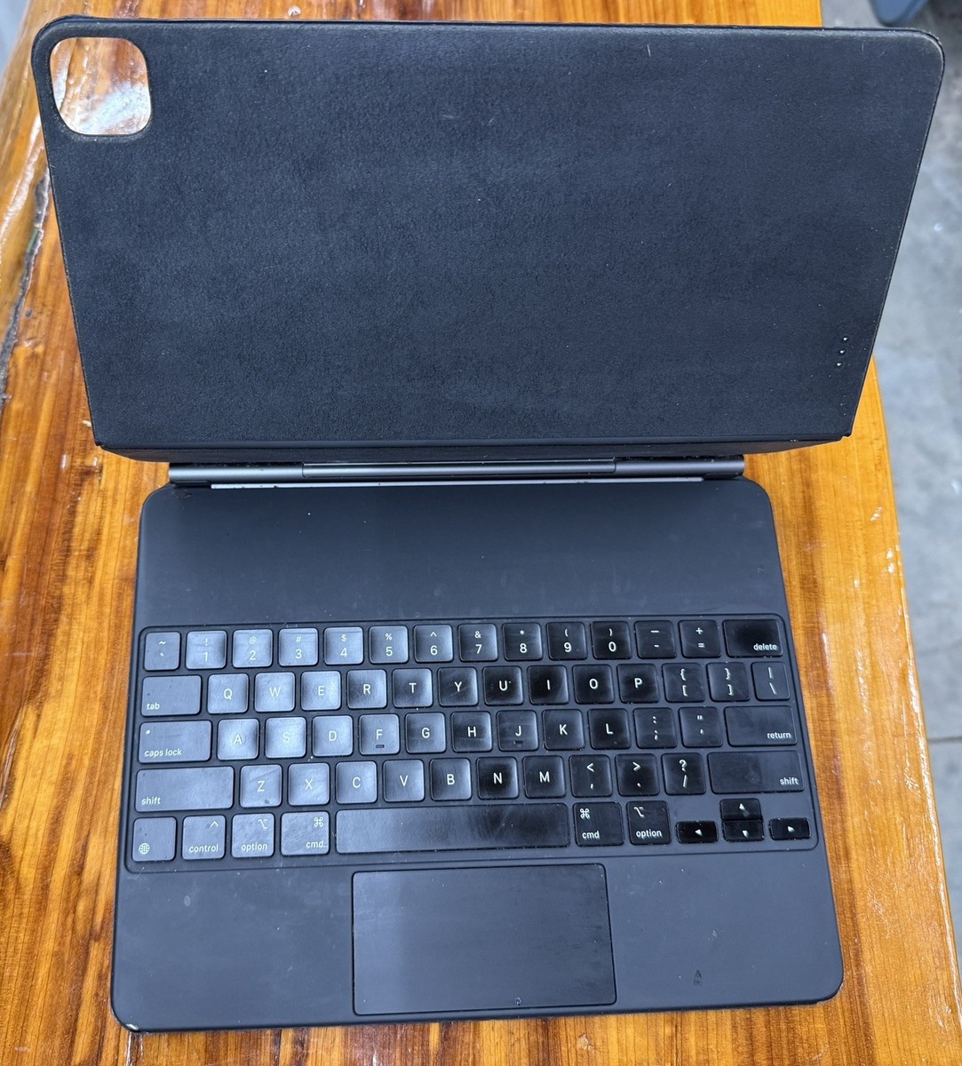 Apple iPad Pro 12.9 5th Gen WITH Magic Keyboard - Wifi - 1TB