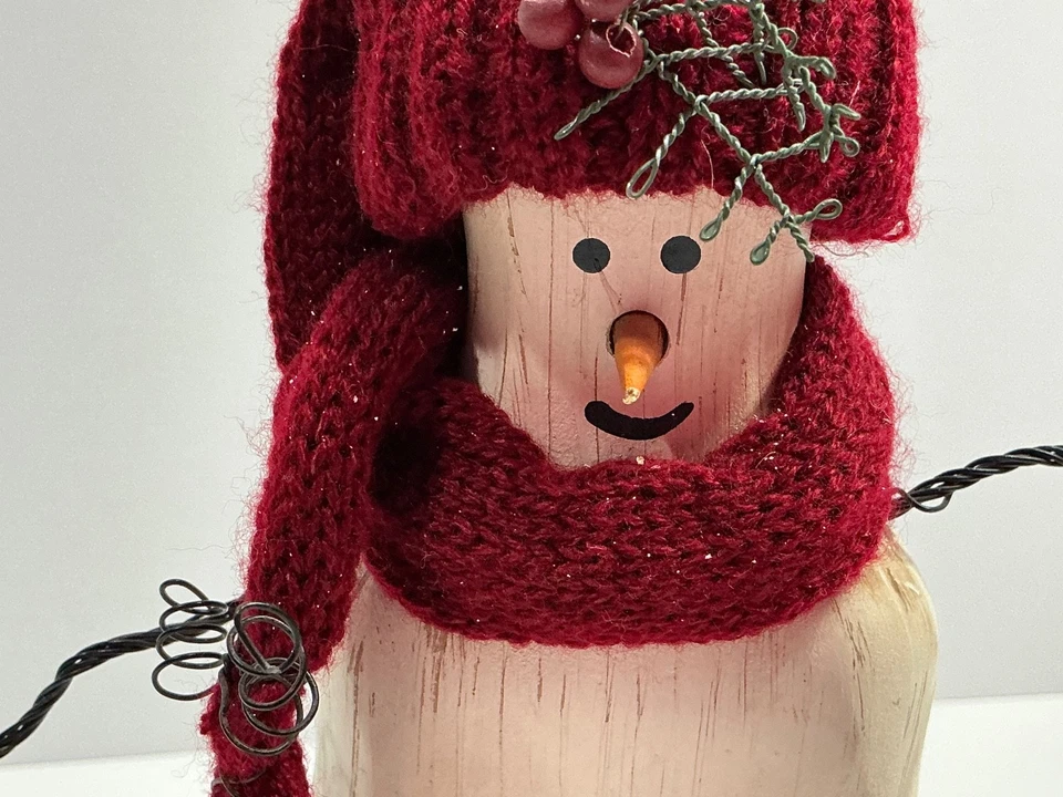 Деревянный снеговик с шарфом высотой 8-1/2 дюйма с металлическим вырезом снеговика зимний декор - Изображение 2 из 4