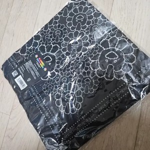 New NEFERTITI NewJeans Bunnies Camp Bandana, Unisex