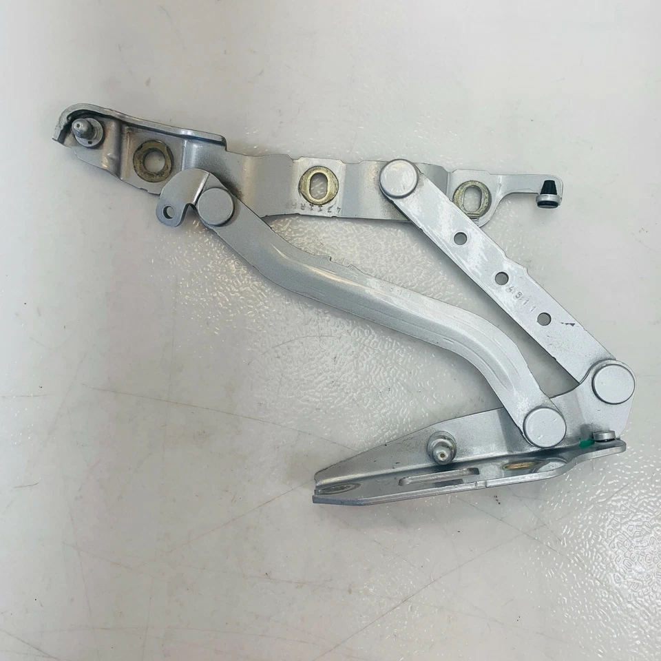 11-17 Audi A5 Quattro Right Rear Tailgate Trunk Lid Hinge Silver OEM 8F0827302 - Image 2 of 4