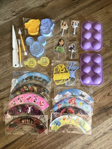 Disney Plastic Biscuit Fondant Character Cutters Cupcake Covers & Toppers + More - Picture 1 of 7