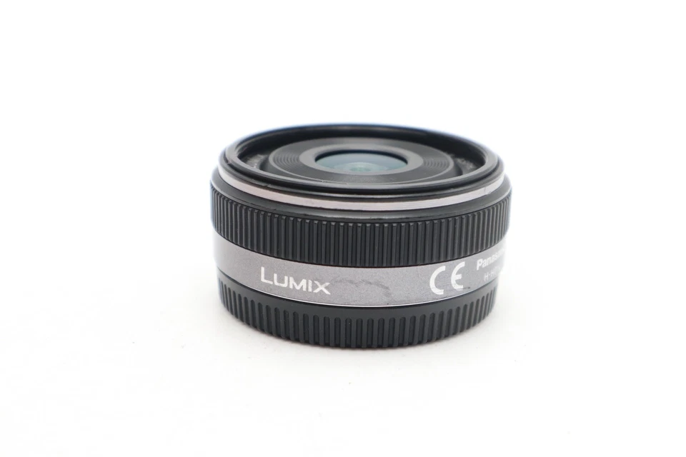 Panasonic 14mm Pancake Lens F/2.5 G Wide Angle for Micro Four Thirds Good Cond. - Image 3 of 4