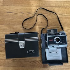Vintage Polaroid 440 Automatic Land Camera