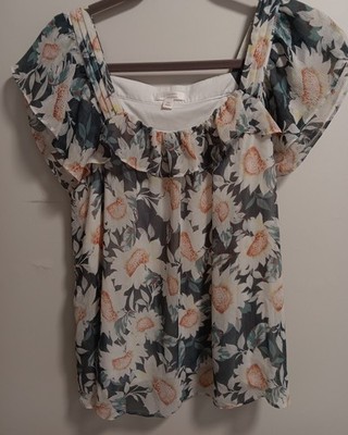 Women's flowy floral print blouse