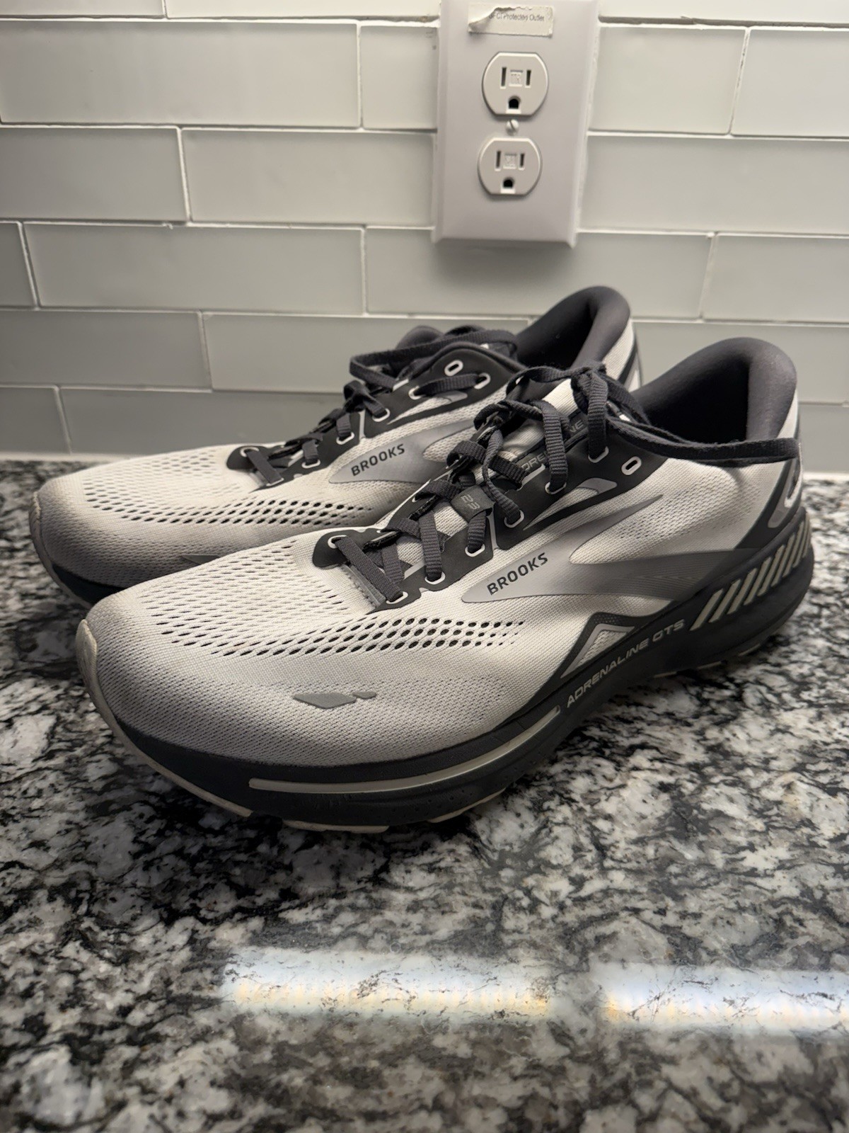 Brooks Adrenaline GTS 23 Mens 14 D Shoes Gray Black RunningGym 1103911D065