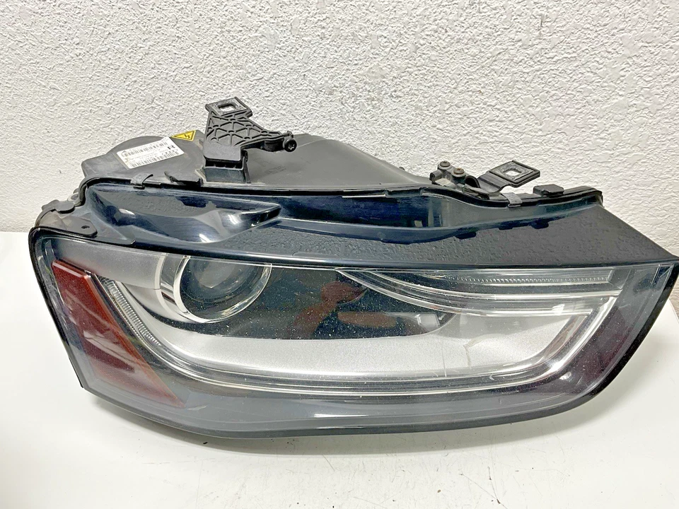 Faro de xenón para pasajero derecho Audi A4 2013 8K0941006E OEM*arañado* Foto 3 de 4