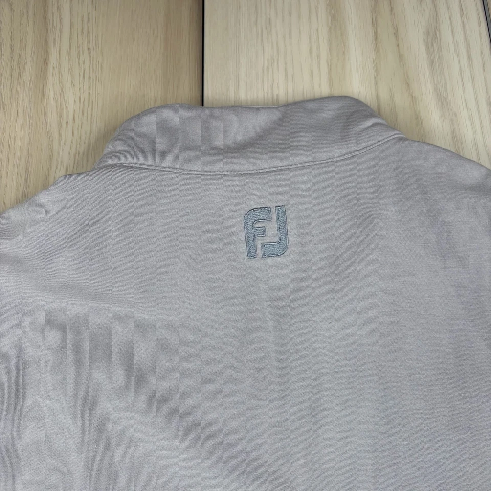 NWT FootJoy Men's Gray Moisture Wicking Full Zip Golf Puffer Hybrid Vest Large - Image 4 of 4