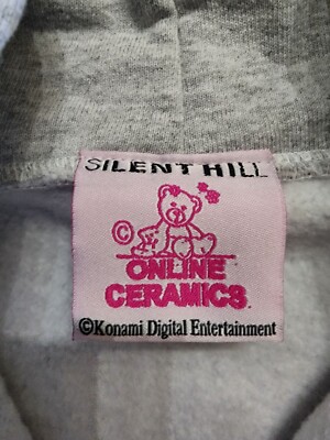Sweat à Capuche Online Ceramics X Silent Hill 2 – Polaire Zippée Brodée – Taille L – Gris – Neuf Sans étiquettes