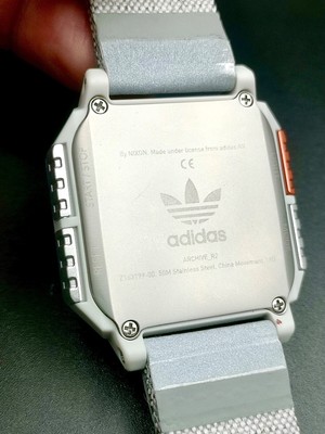 adidas archive r2