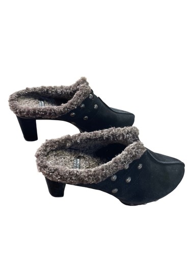 Stuart Weitzman Womens Black Suede Shearling-Studded Mule Size 6M SKU 8628 - Picture 3 of 15