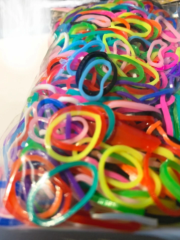 2400 LOOM BANDS MIX COLOUR Refill Kit DIY HIGH QUALITY 128 S Clips, 4 HooksCHEAP - image 2 of 3
