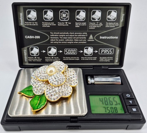 Signed Joan Rivers Classic Collection Gardenia Crystal Flower Brooch Pearl 3D - Picture 5 of 5