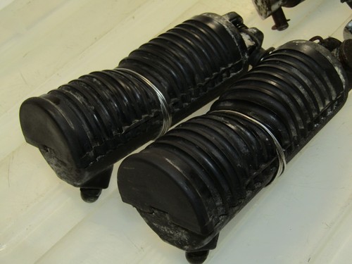 Kawasaki 1995 -06 VN800 A Vulcan VN 800 OEM Front Rear Footpeg Set - Picture 3 of 12