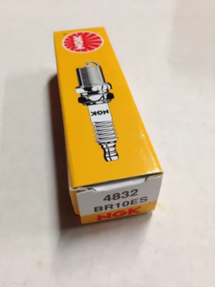 NEW NGK BR10ES SPARK PLUGS 4832 QTY4