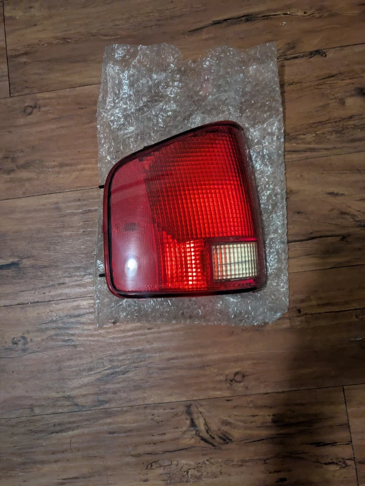 Conjunto completo de lanternas traseiras traseiras Chevrolet S10 1994 P/N 16516094 genuínas - Imagem 3 de 4