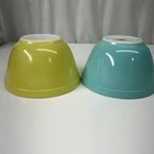 VTG Pyrex 401 1 1/2 Pt. Mixing Bowls Set Of 2 Yellow Blue