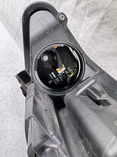 2015 2016 2017 Toyota Prius V HYBRID Passenger Right Side Headlight w/ LED OEM - Picture 20 of 24