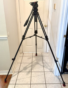 Sachtler DV Tripod with Fluid Head  and Bag