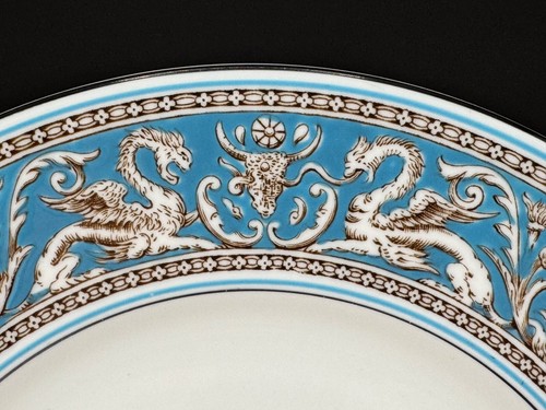 Wedgwood Florentine Turquoise Pattern W2714M Dinner Plate 10.5" Platinum Trim - Picture 3 of 5