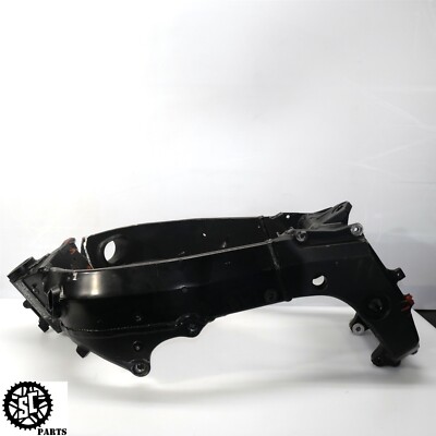 2004-2005 SUZUKI GSXR 600 750 MAIN FRAME CHASSIS *S* S33