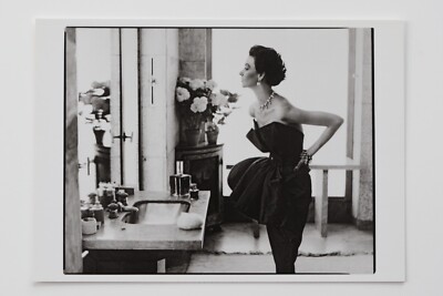 RICHARD AVEDON: Evening dress by Piguet, D.Leigh 1949, seltene Kunst-Postkarte