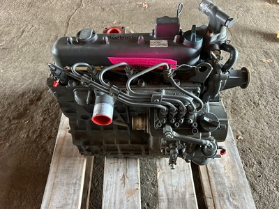 Kubota V1305 engine FREE SHIPPING!