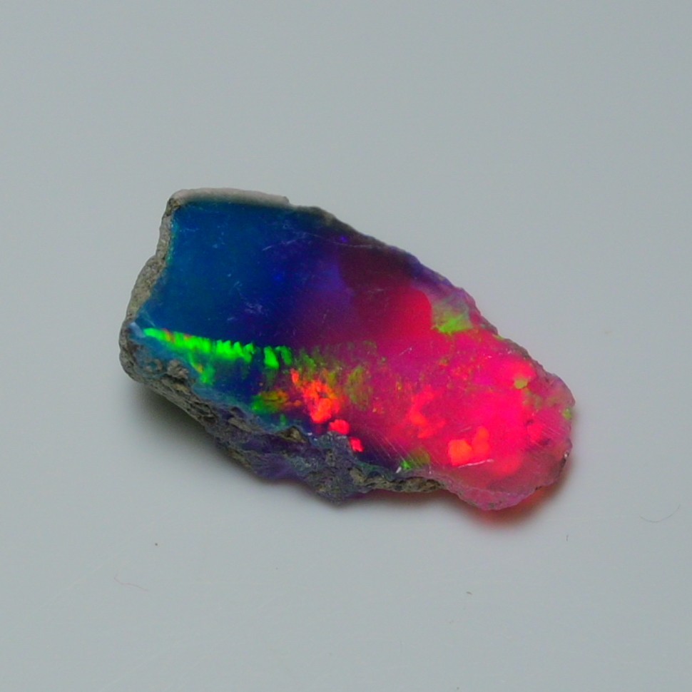 RARE ! OPALE BLANCHE MULTICOLORE D'ETHIOPIE : 2,34 CARATS