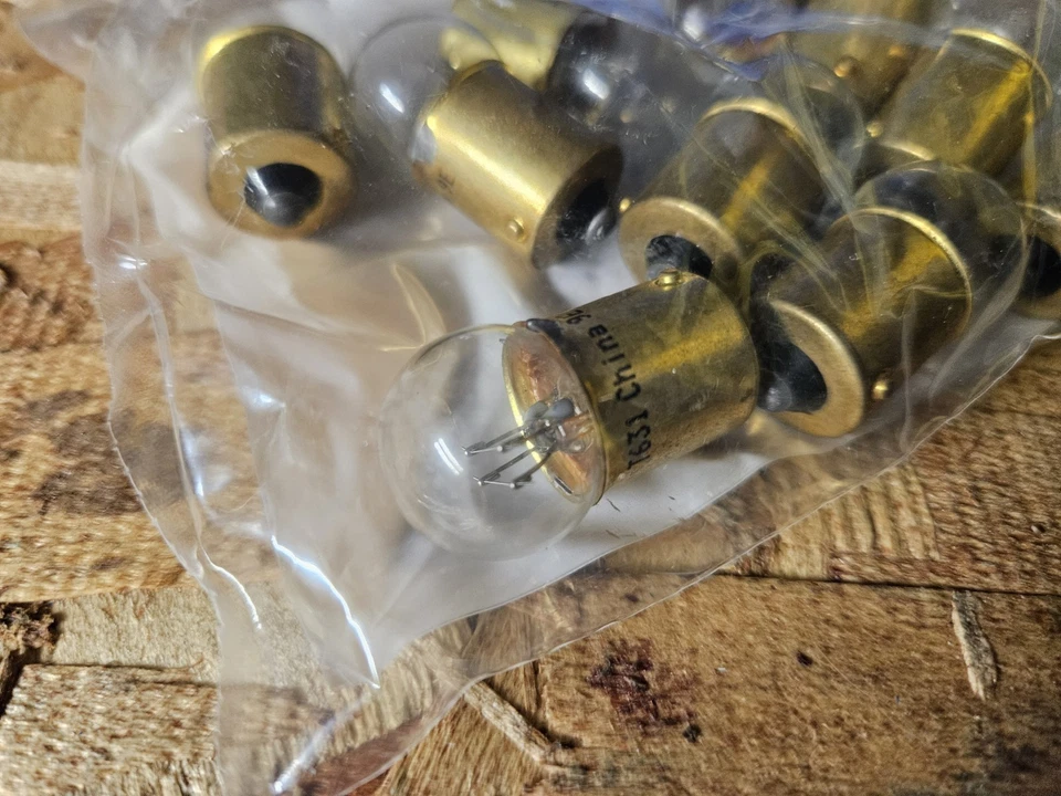 BOMBILLA INTERIOR WAGNER 631 NUEVA (10) Foto 4 de 4