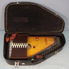 The Rhythm Band 15-Chord Chromaharp RB1545 Autoharp