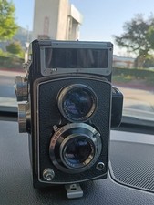Yashica Vintage Medium Format 120mm Twin Lens Reflex TLR Camera Black