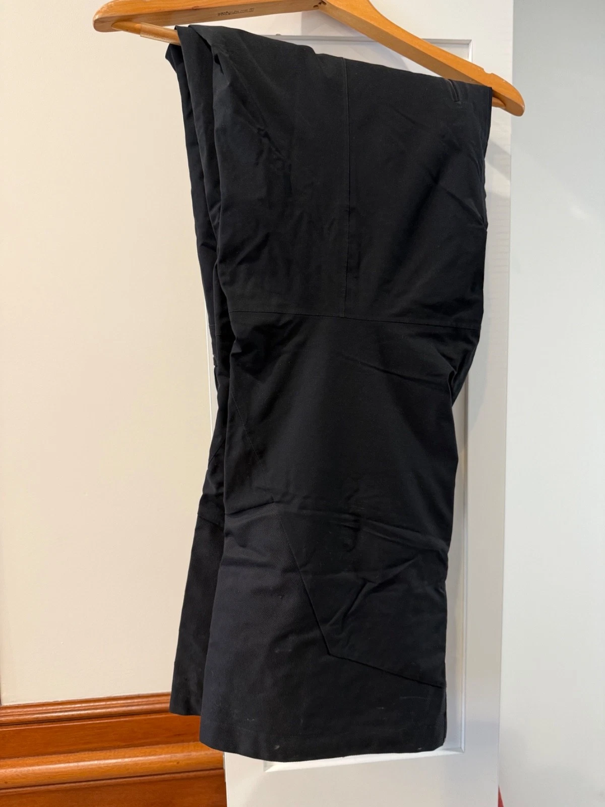 Kjus Performance Mens Ski Pants Black Thinsulate Schoeller Keprotec Size 54 XL
Opens in a new window