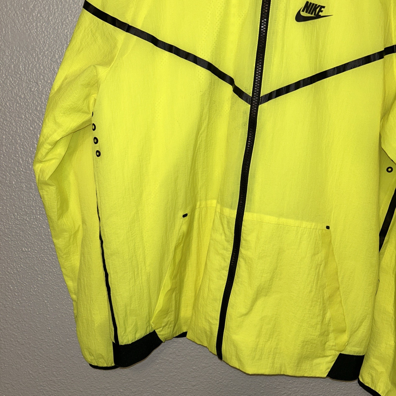 NIKE TECH AEROSHIELD FULL ZIP WINDRUNNER JACKET M… - image 3
