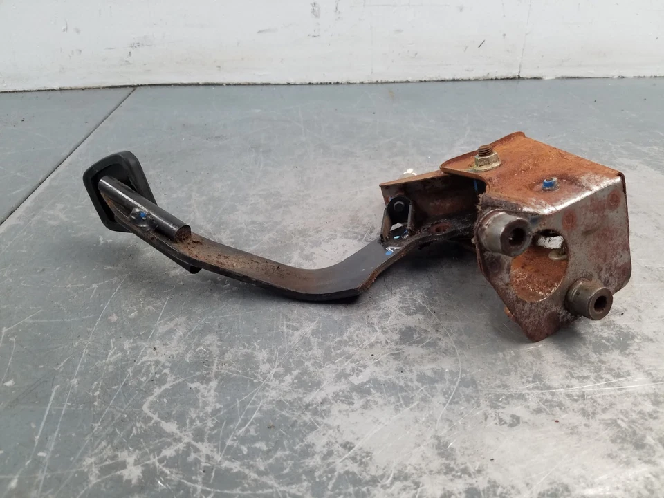 2000 99 00 Honda Civic Si EM1 Clutch Pedal Assembly #2486 X2 - Image 3 of 4