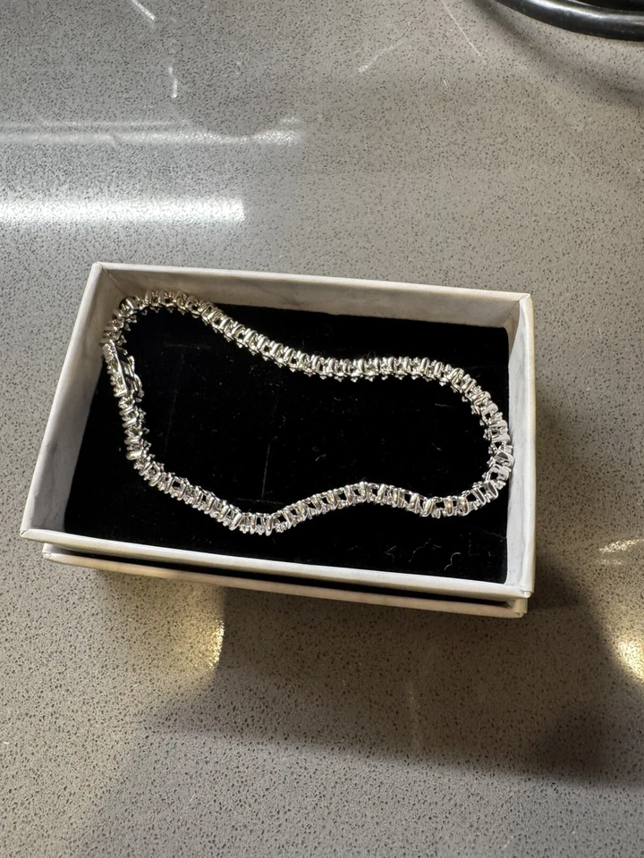 $595 Diamond 0.5ctw Natural S Link Bracelet in Sterling Silver 7.5”in, new - Image 3 of 4