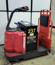 RAYMOND 114-TM-TOW electric TOW TUG car trailer tugger  2017 BATTERY GREAT cond