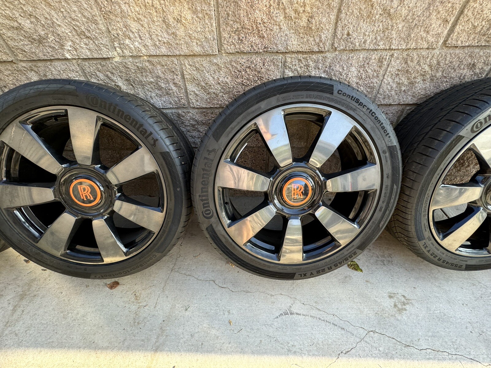 22" USE ROLLS ROYCE CULLINAN SET OF 4 WHEEL AND TIRES